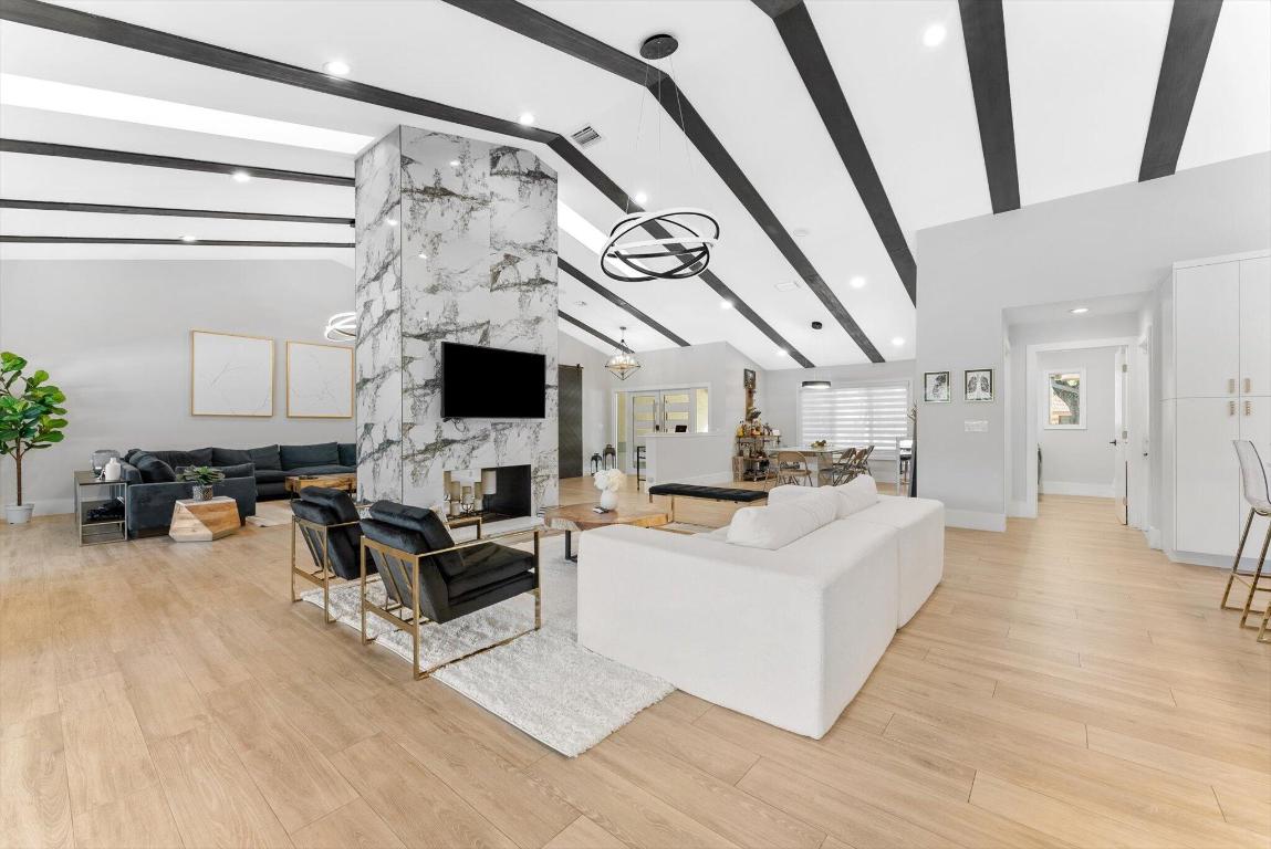 4429 Woodfield Boulevard