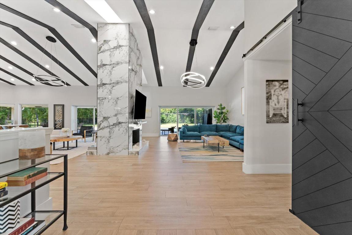 4429 Woodfield Boulevard