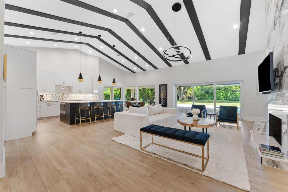 4429 Woodfield Boulevard