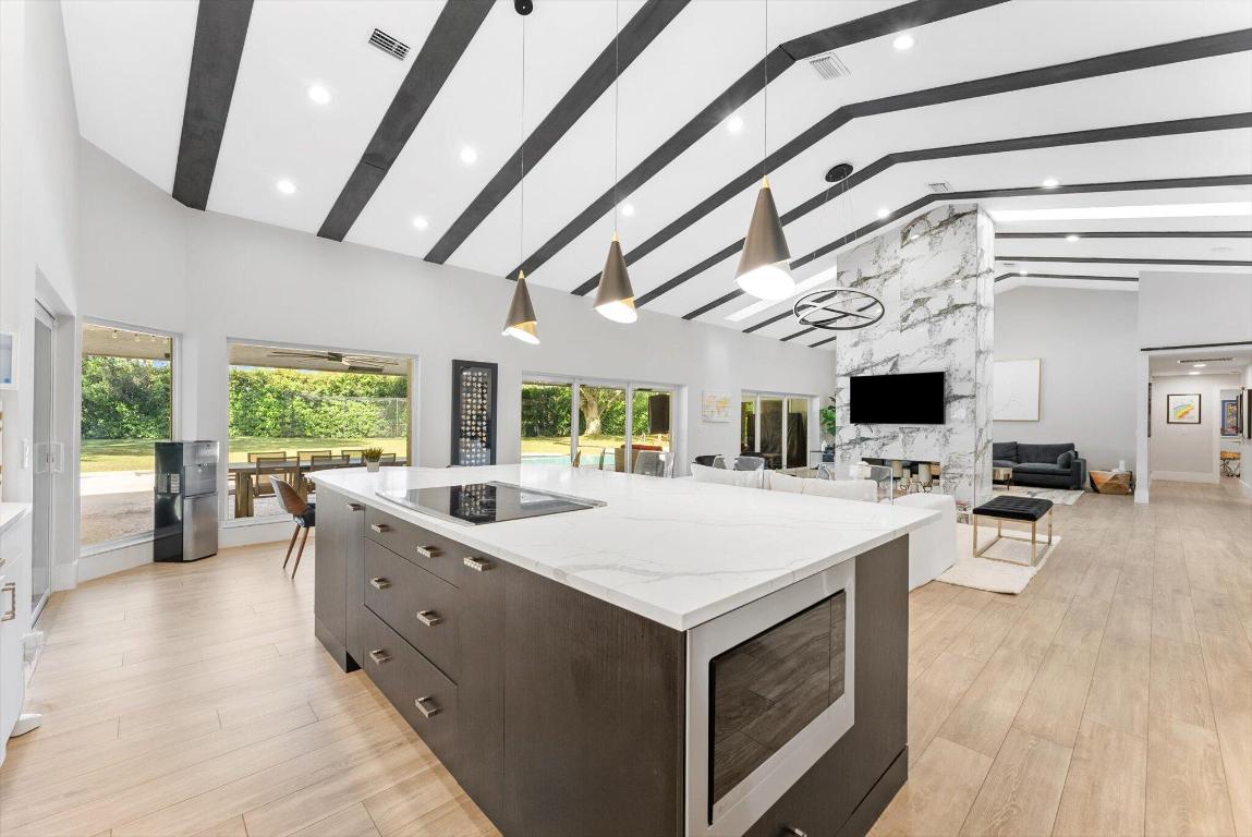 4429 Woodfield Boulevard