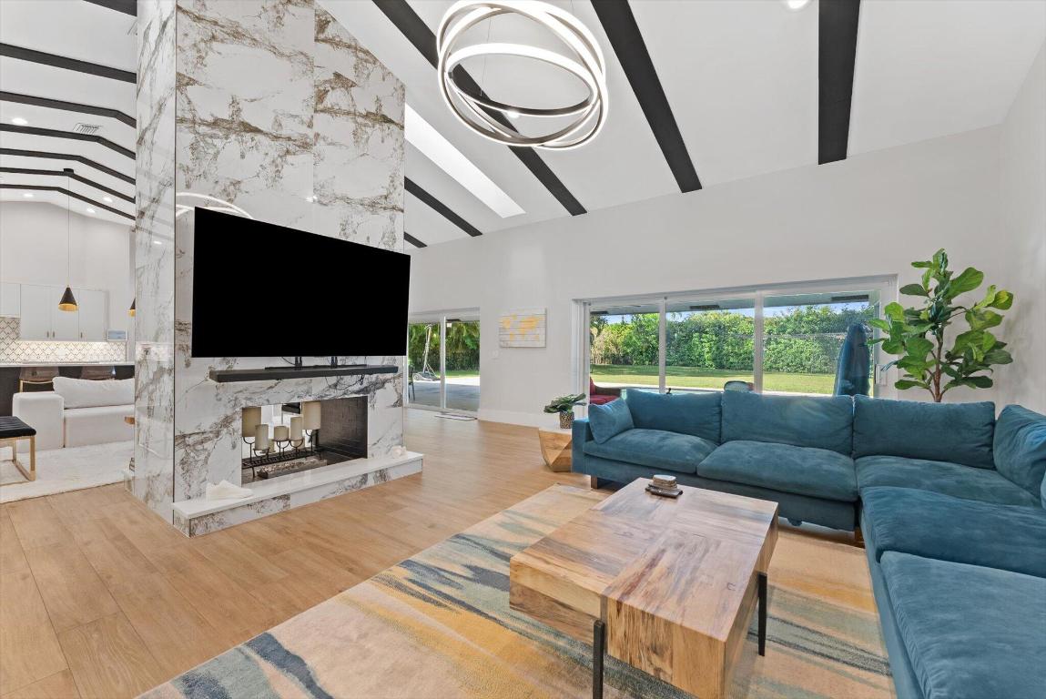 4429 Woodfield Boulevard