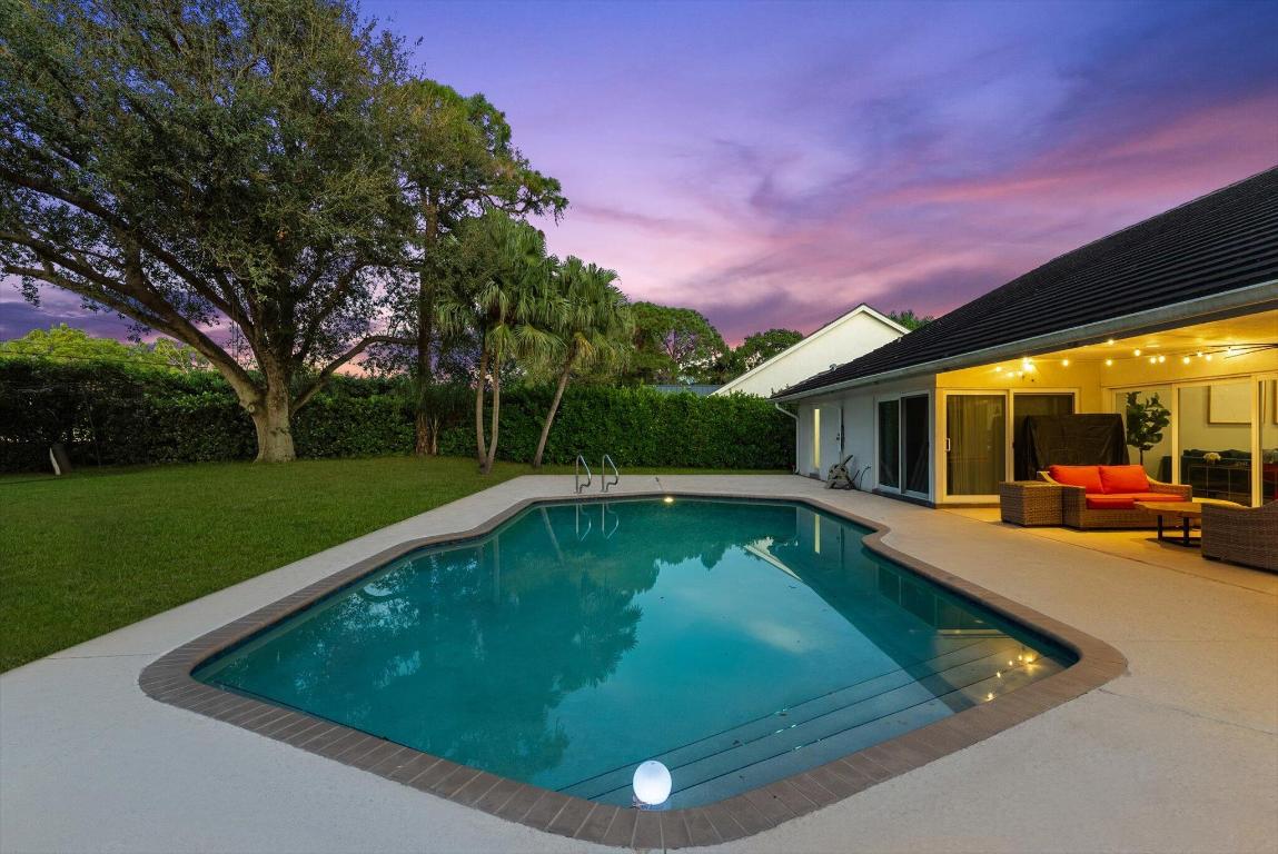 4429 Woodfield Boulevard