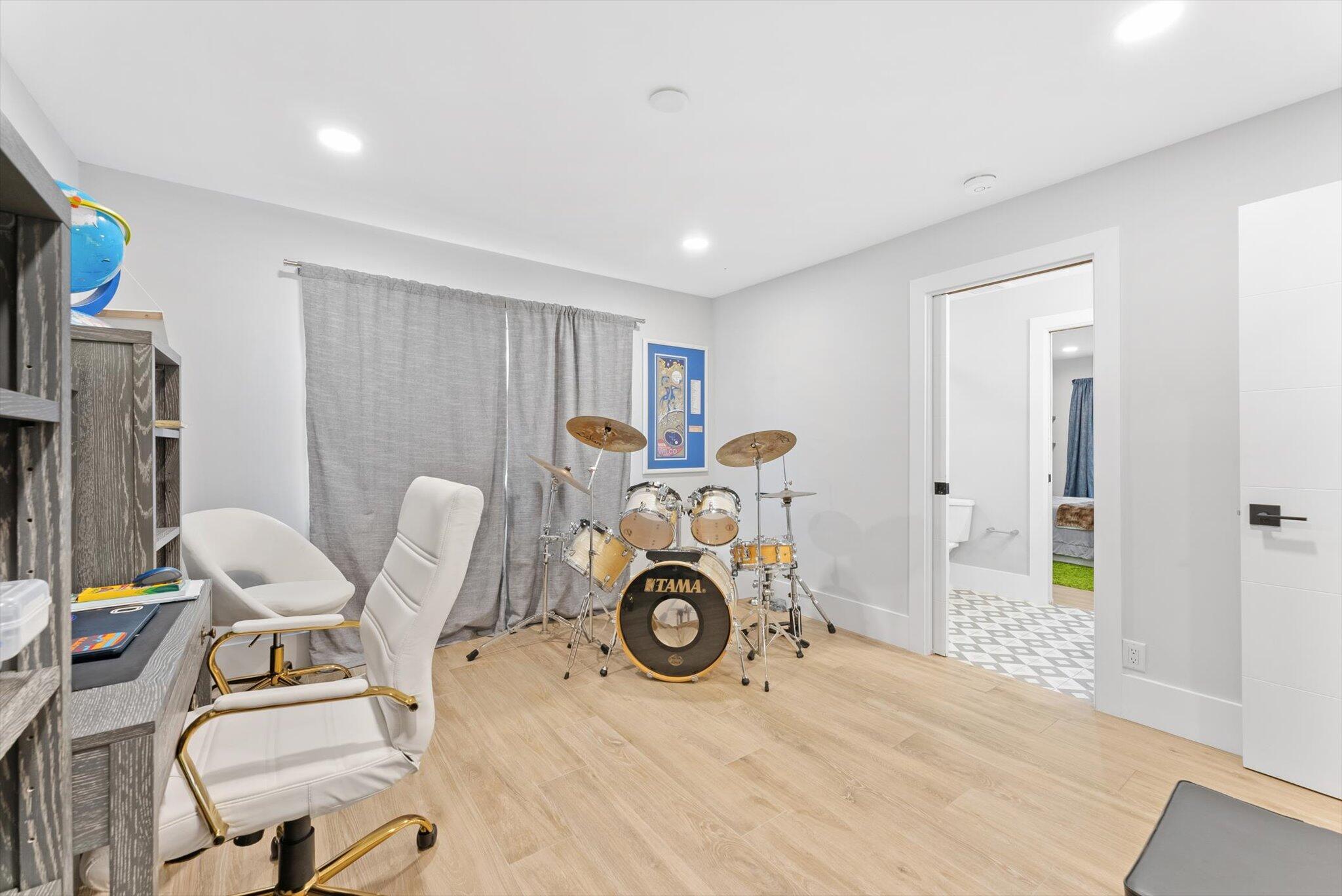 4429 Woodfield Boulevard