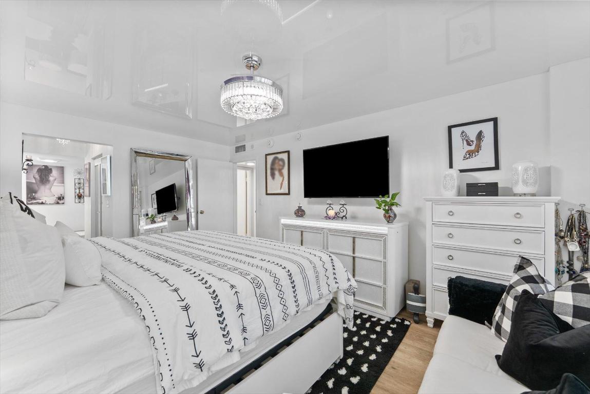 1160 N Federal Highway 221, Fort Lauderdale Unit: 221