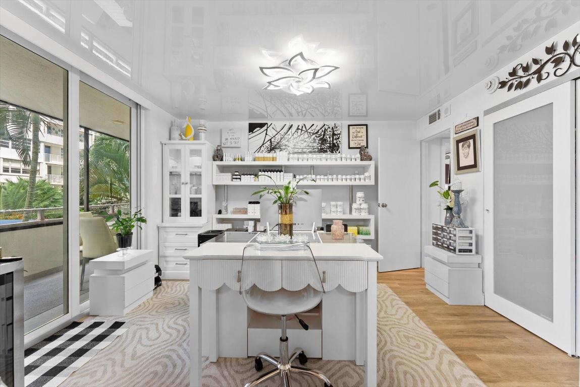 1160 N Federal Highway 221, Fort Lauderdale Unit: 221