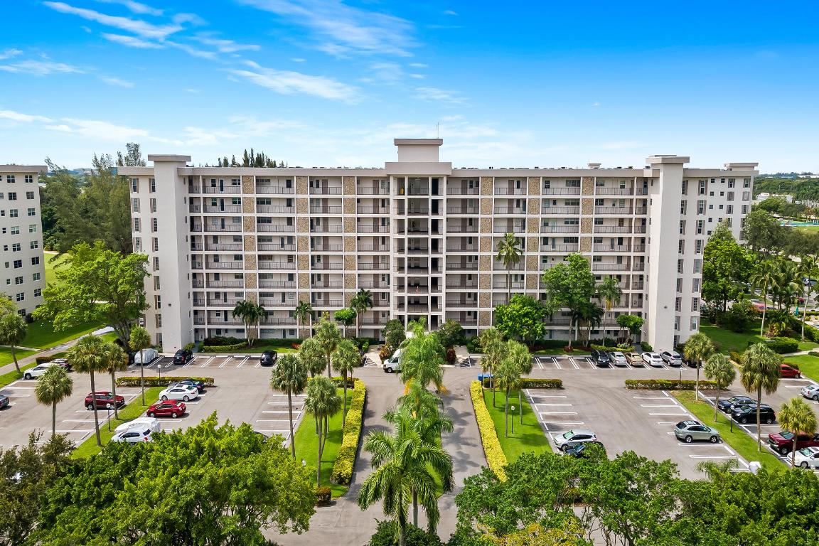 3200 N Palm Aire Drive 901