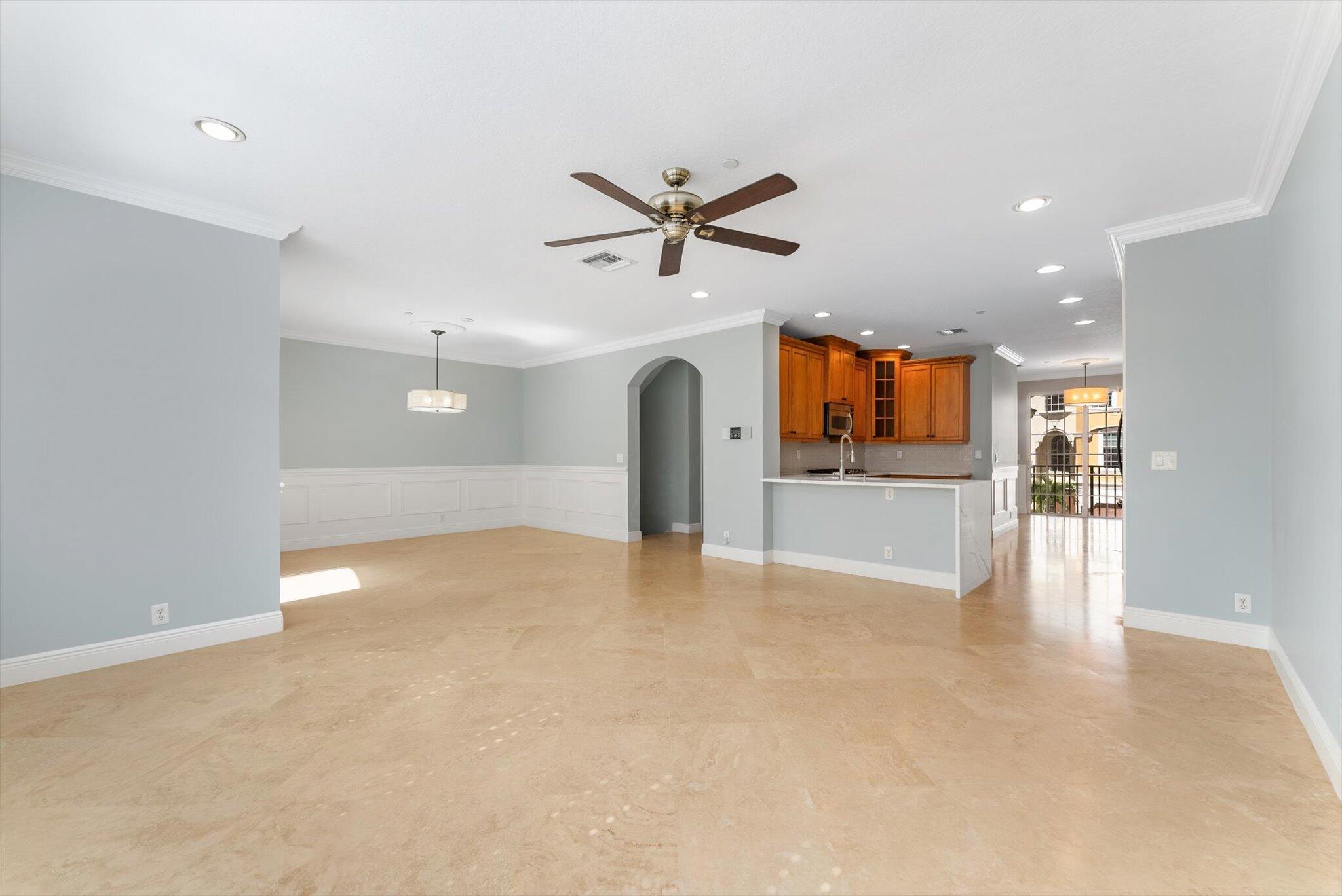 604 NE Francesca Lane