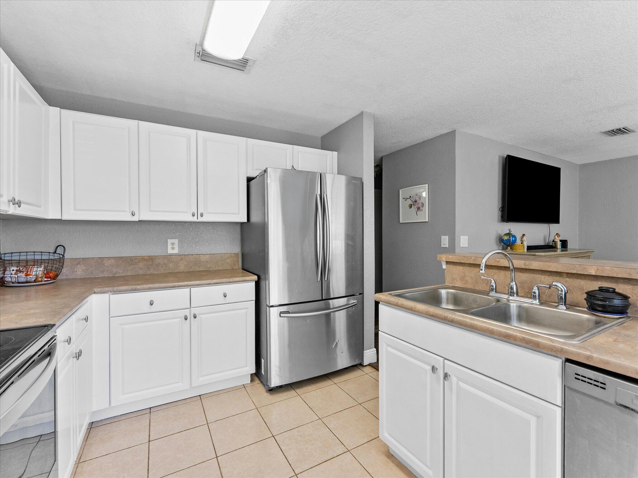 3422 Commodore Court