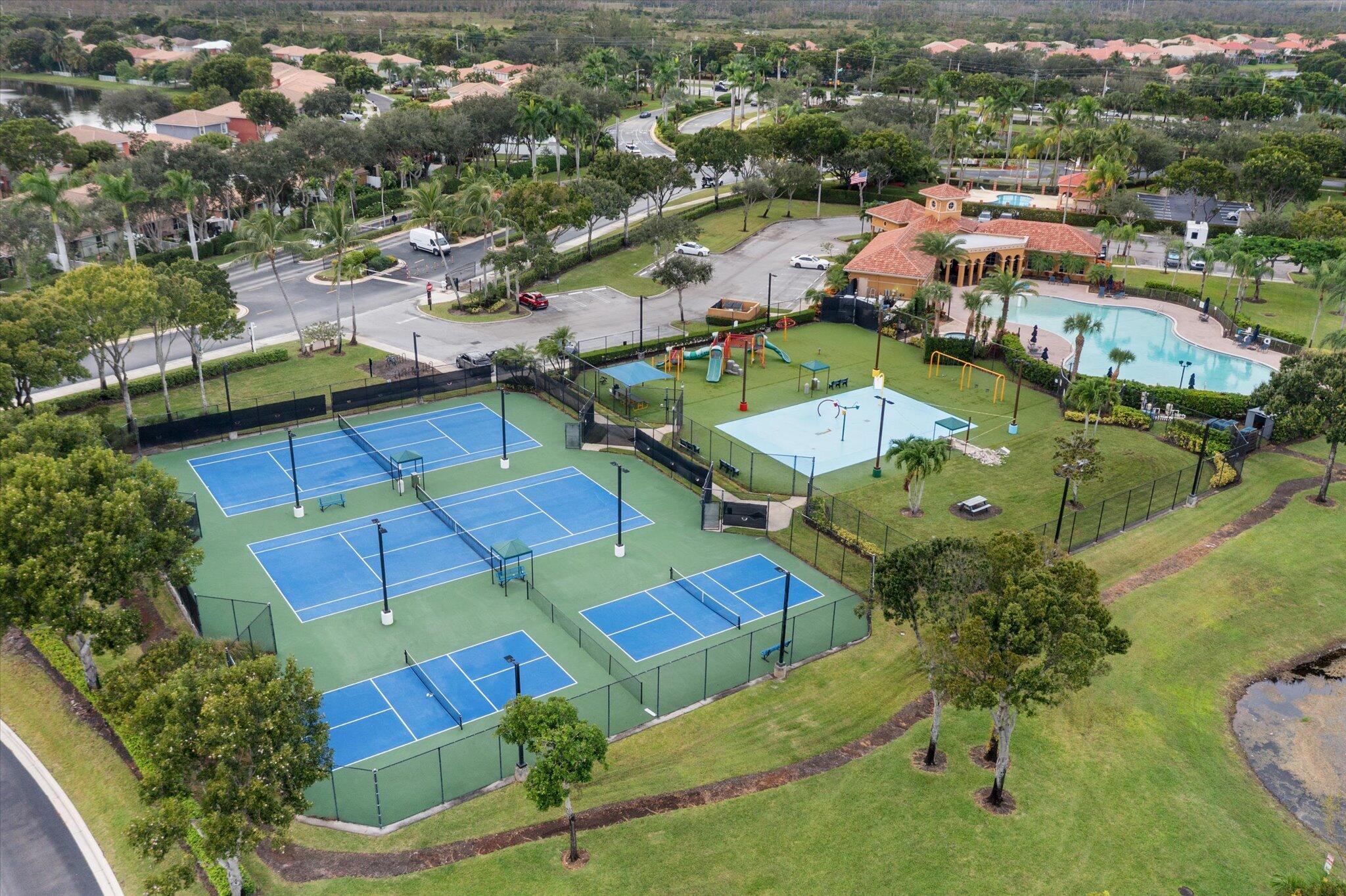 3422 Commodore Court