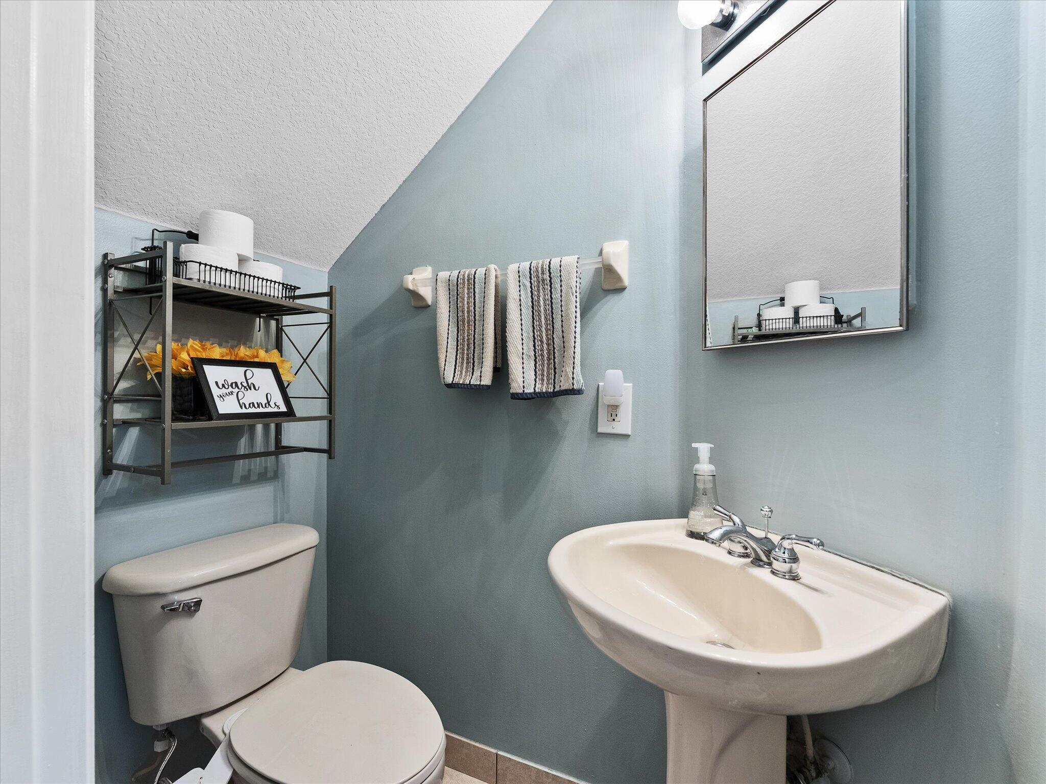 3422 Commodore Court