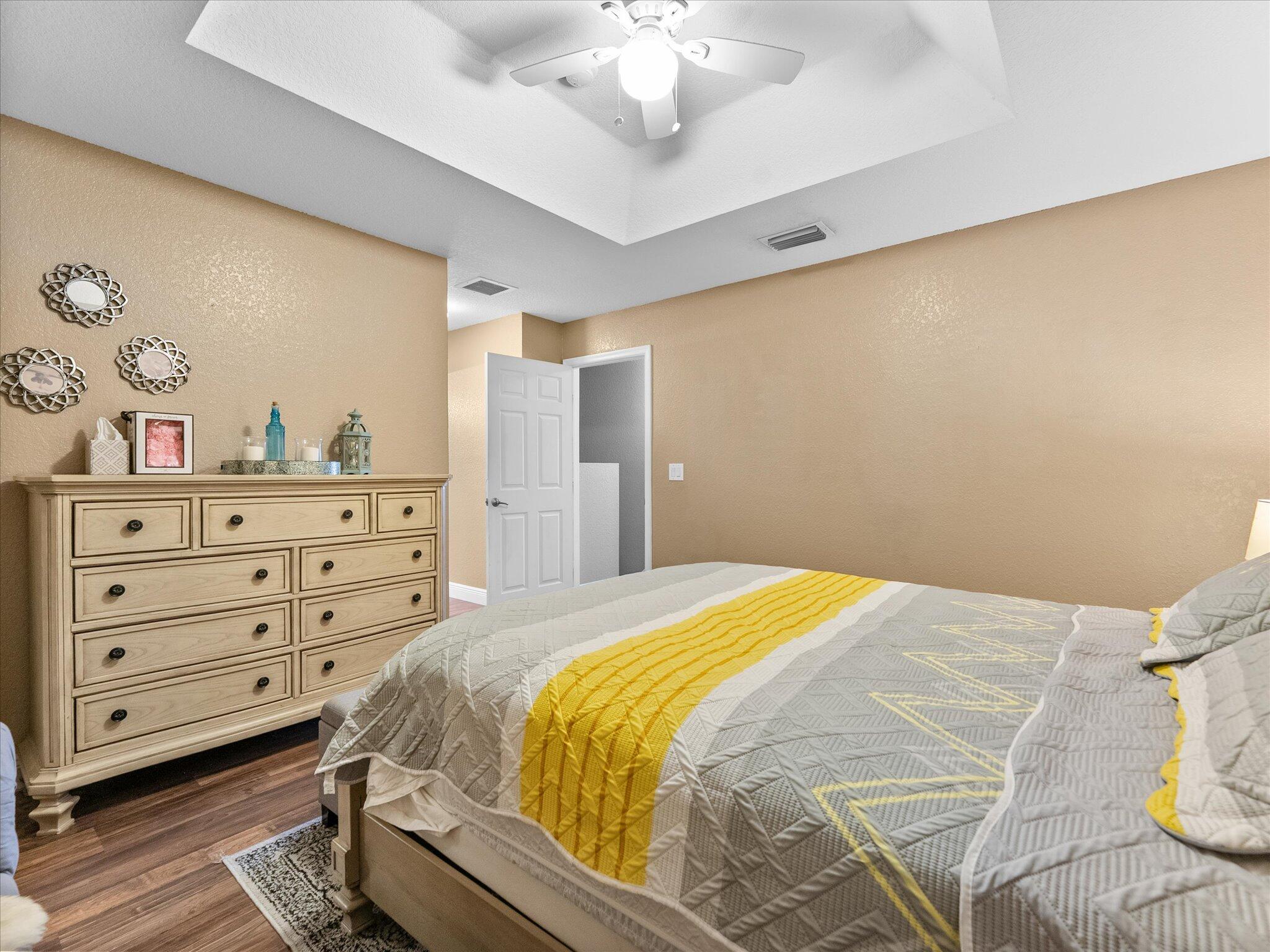 3422 Commodore Court