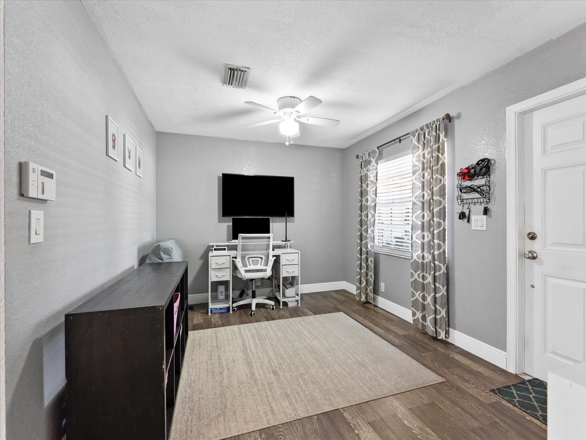 3422 Commodore Court