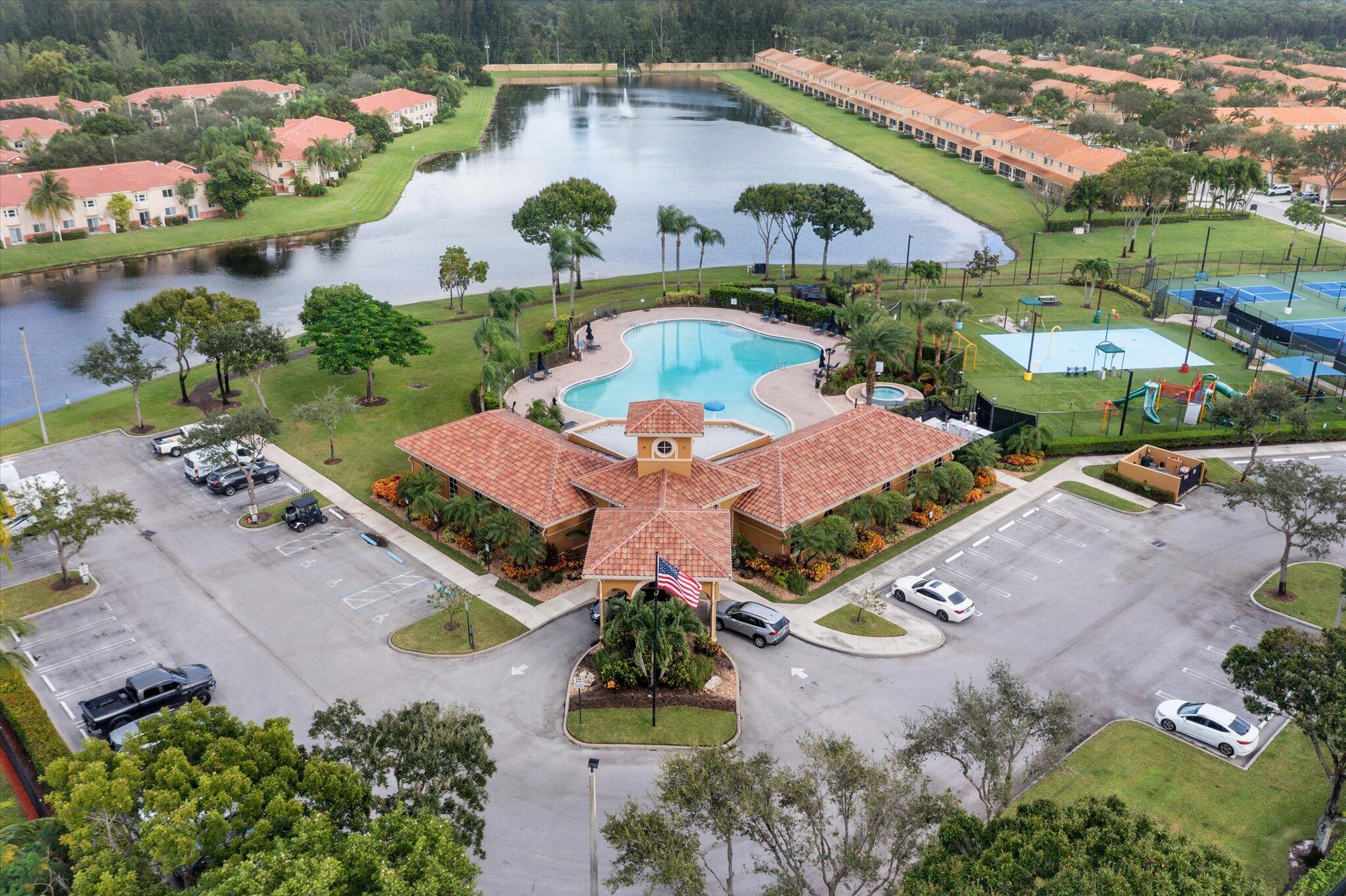 3422 Commodore Court