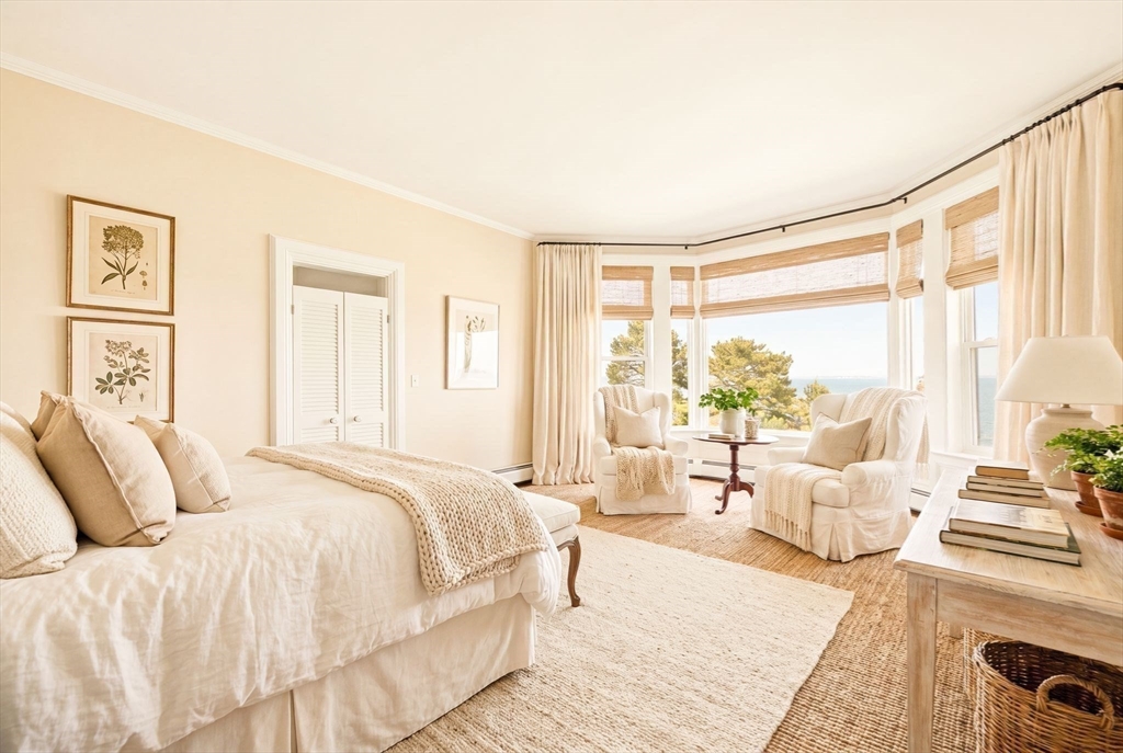 374 Nahant Unit: Road