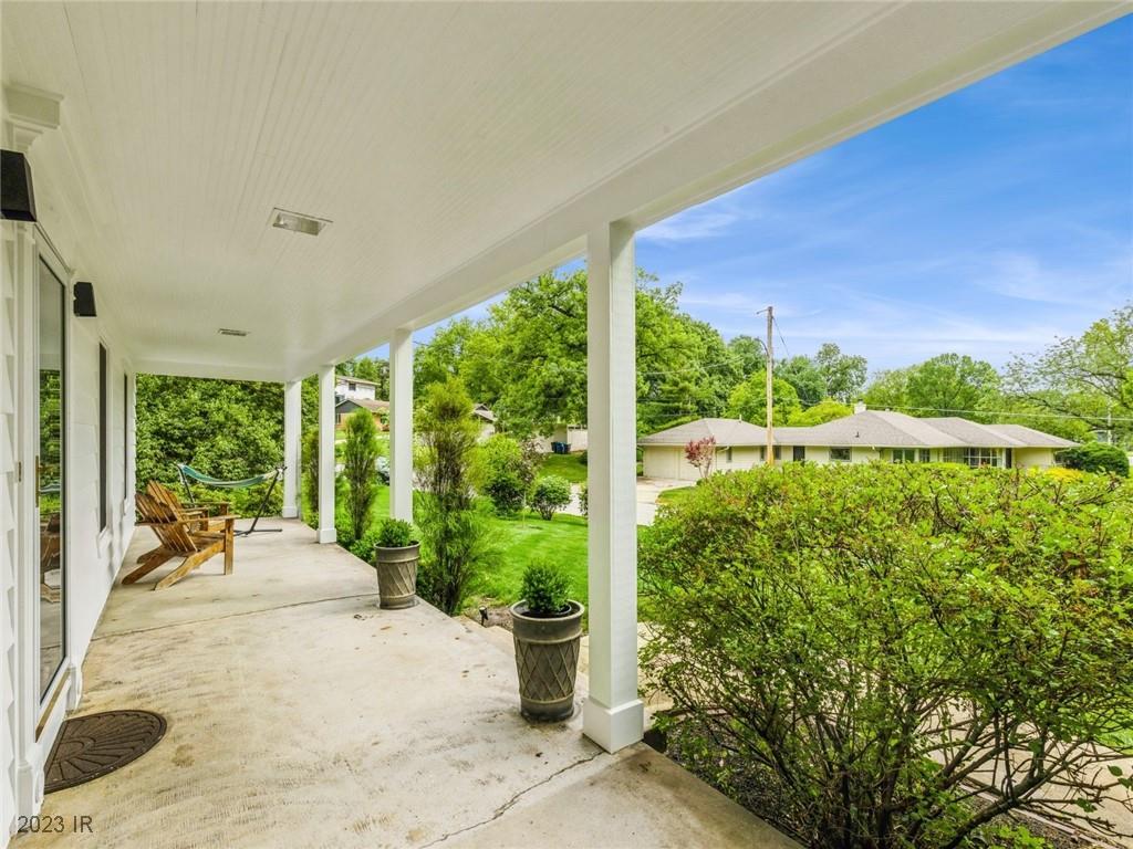 3821 River Oaks Drive