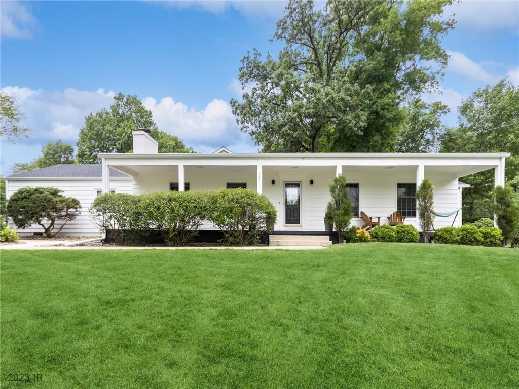 3821 River Oaks Drive