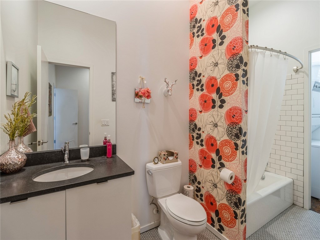 1417 Walnut Street 206