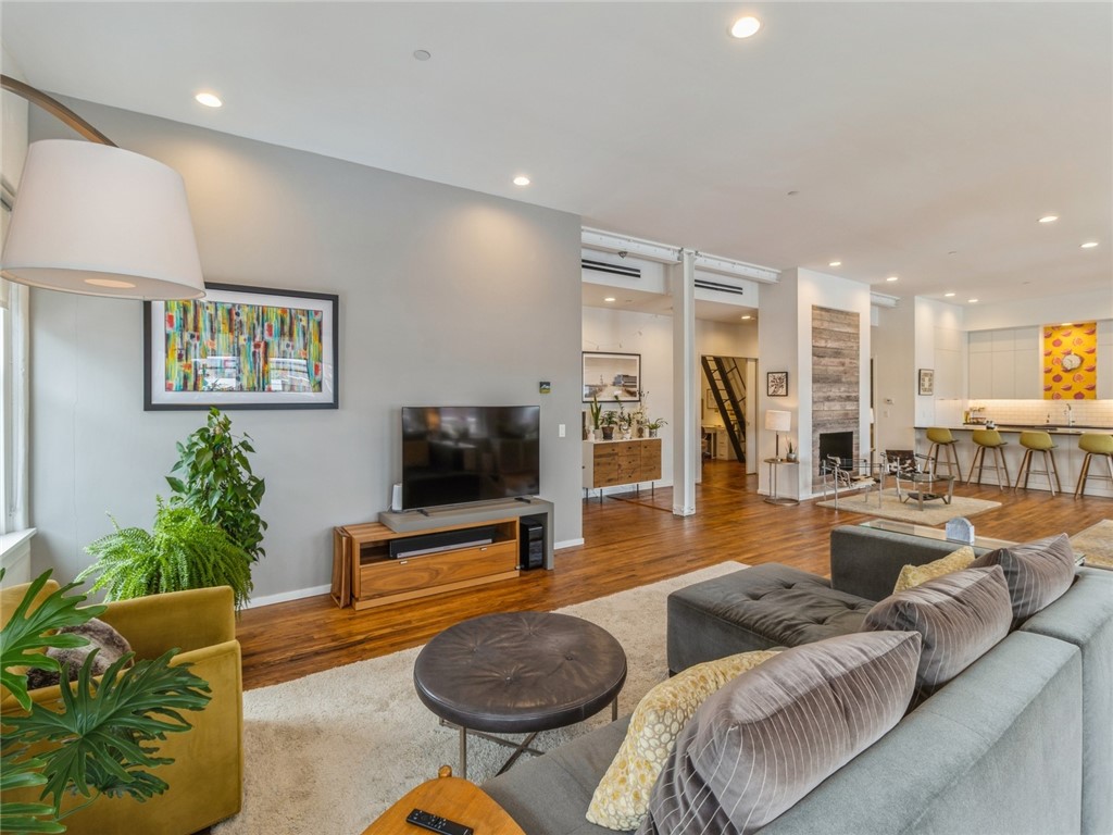 1417 Walnut Street 206