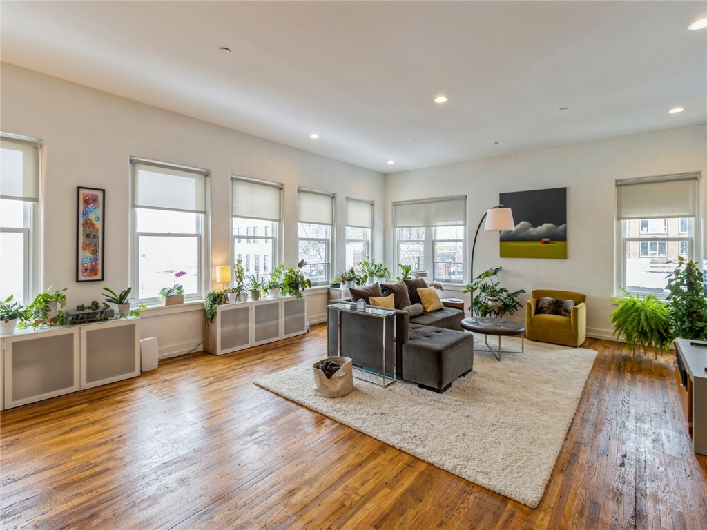 1417 Walnut Street 206