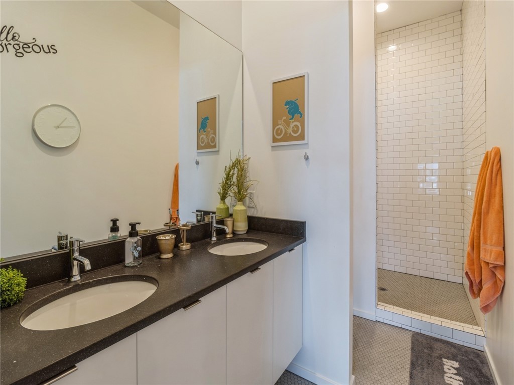 1417 Walnut Street 206