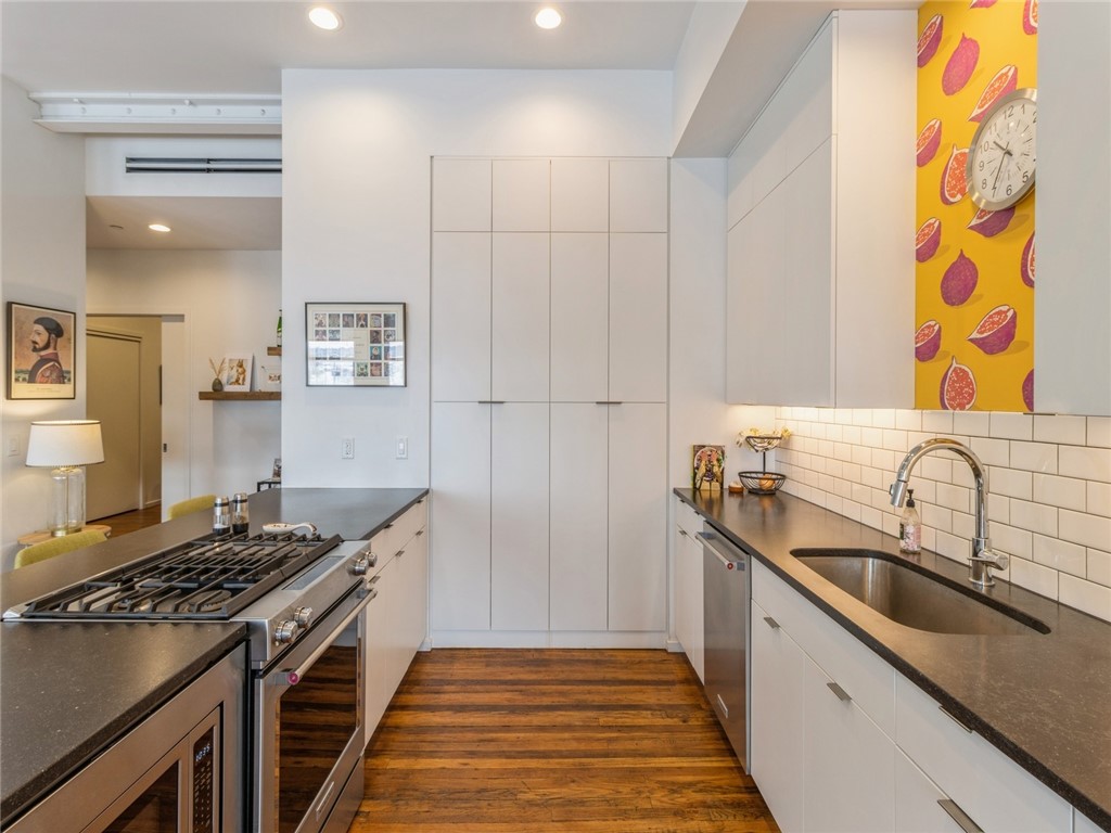 1417 Walnut Street 206
