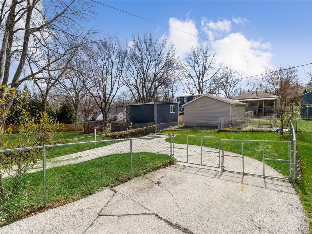 1304 Creston Avenue