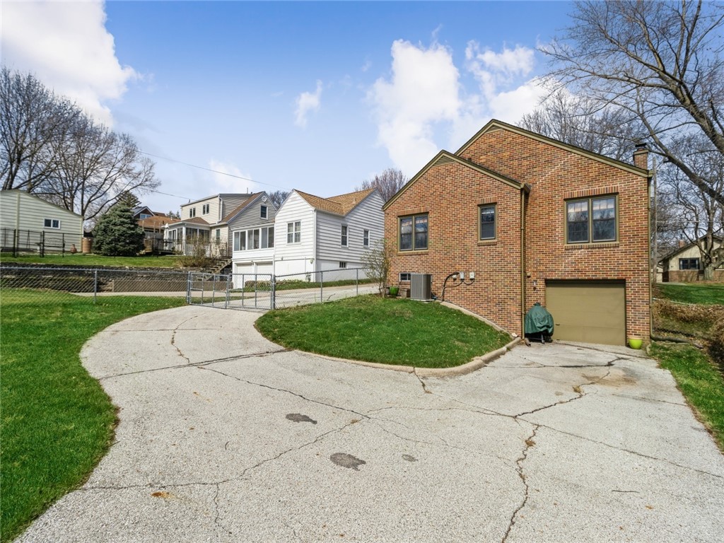 1304 Creston Avenue