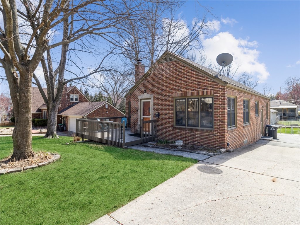 1304 Creston Avenue