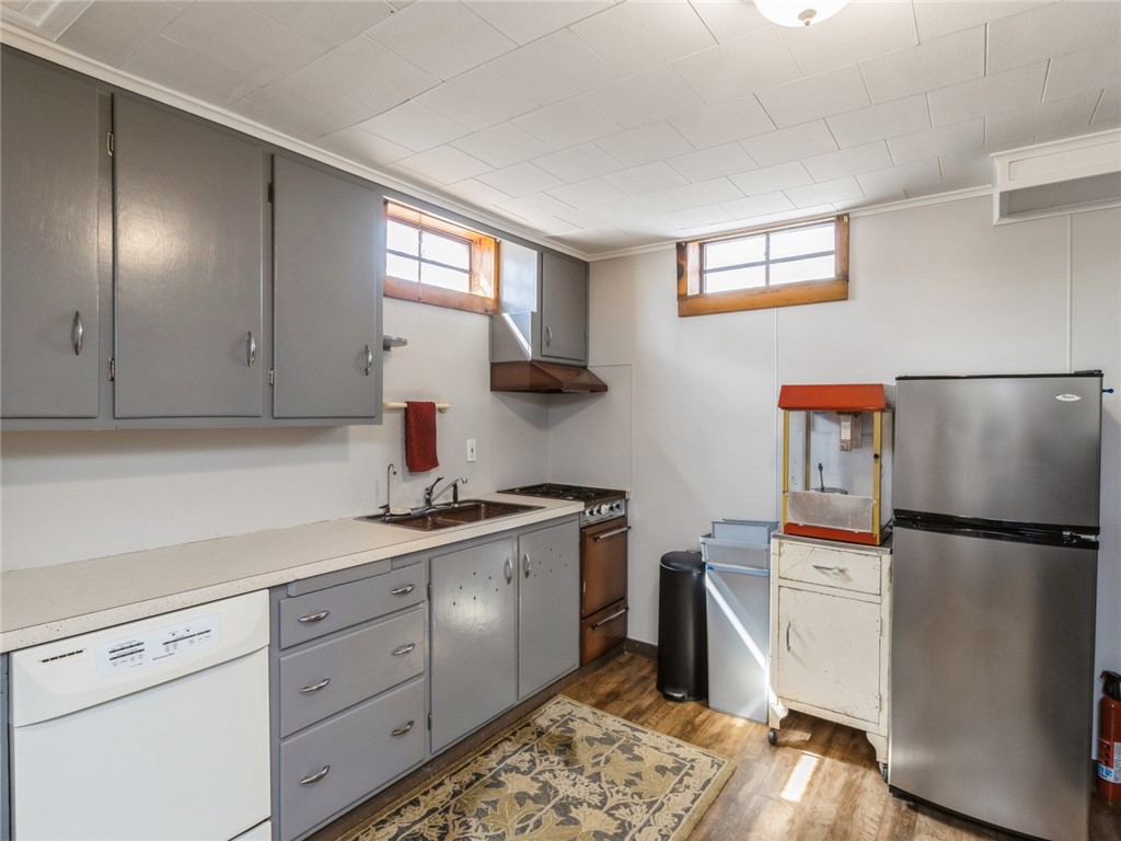 1304 Creston Avenue
