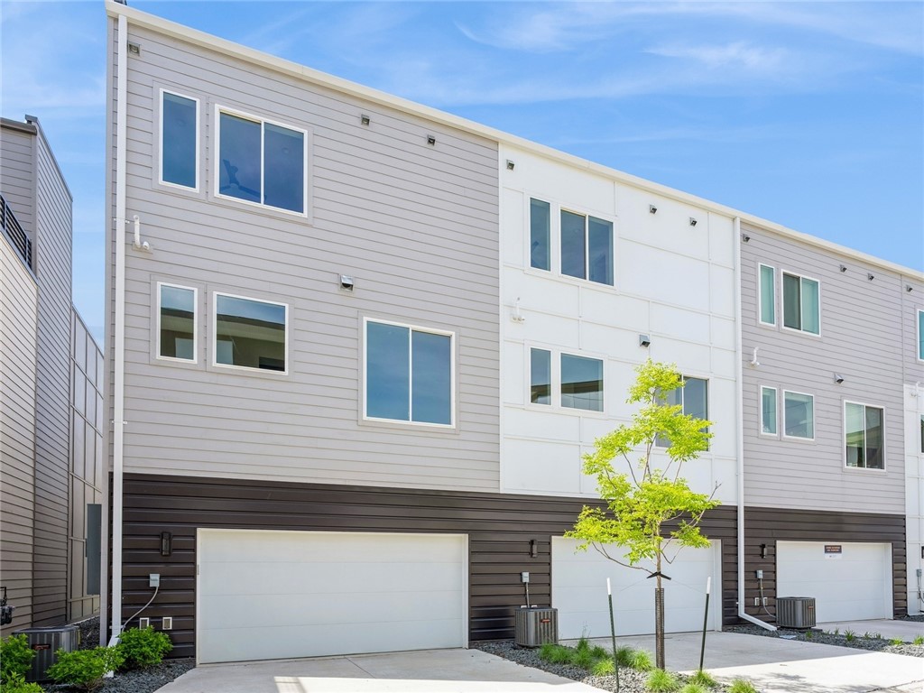425 SW 12th Street