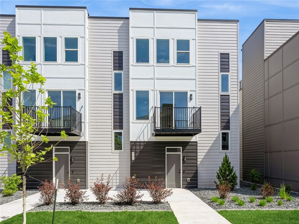 425 SW 12th Street
