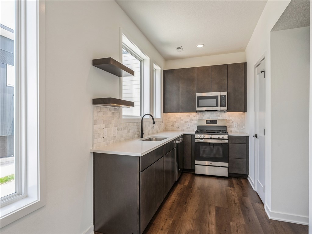 425 SW 12th Street
