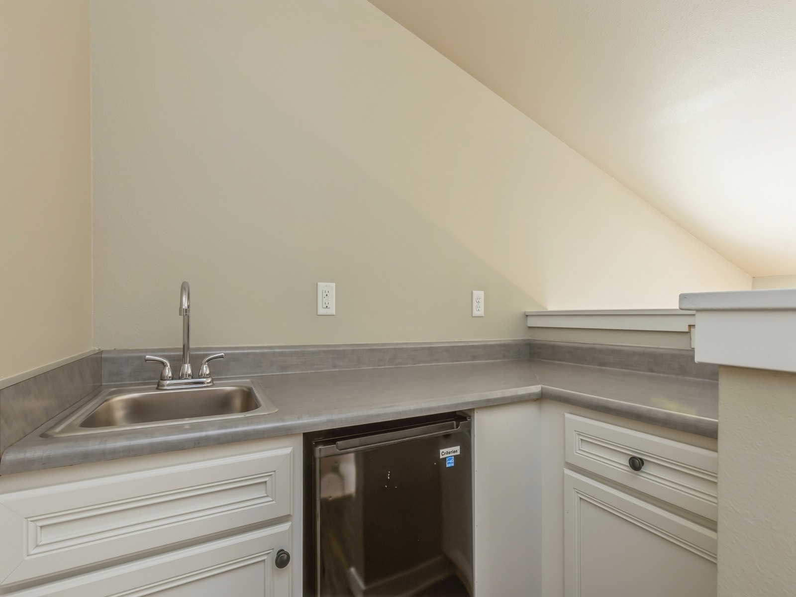 313 SW 7th Street 107