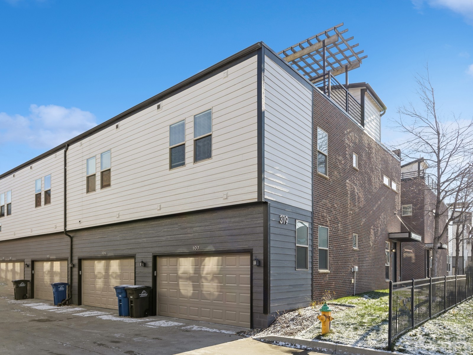319 SW 7th Street 107
