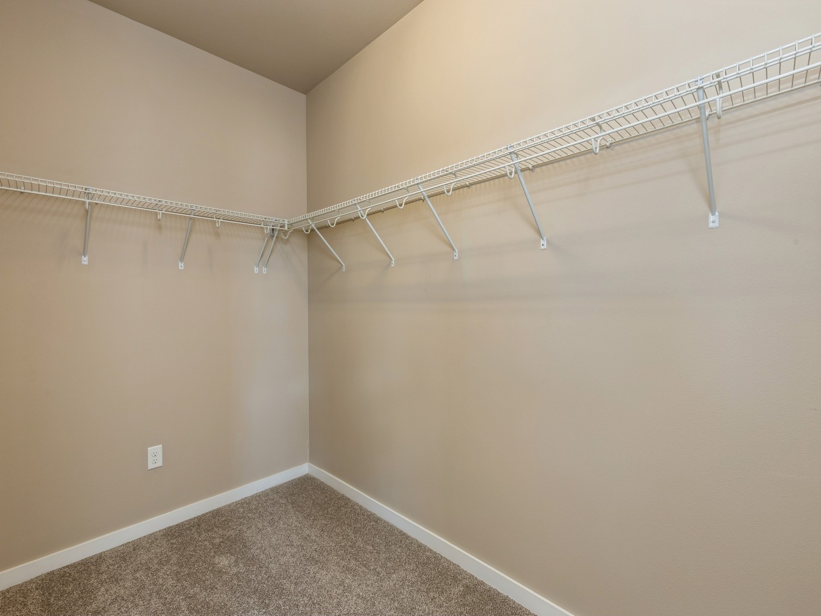 319 SW 7th Street 107