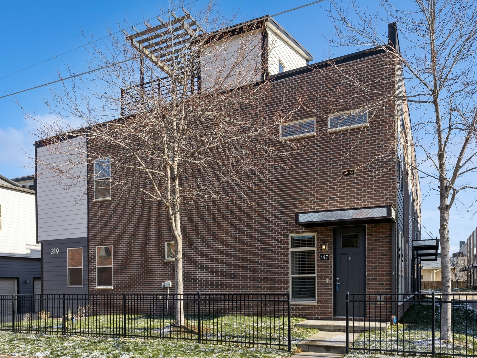 319 SW 7th Street 107