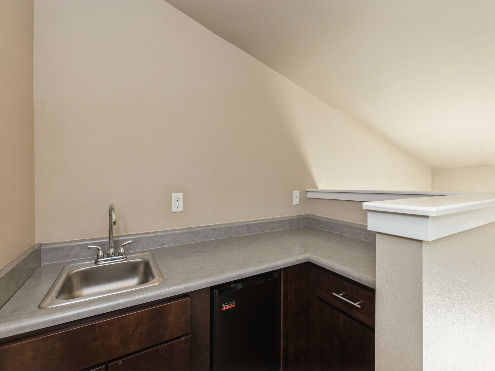 319 SW 7th Street 107