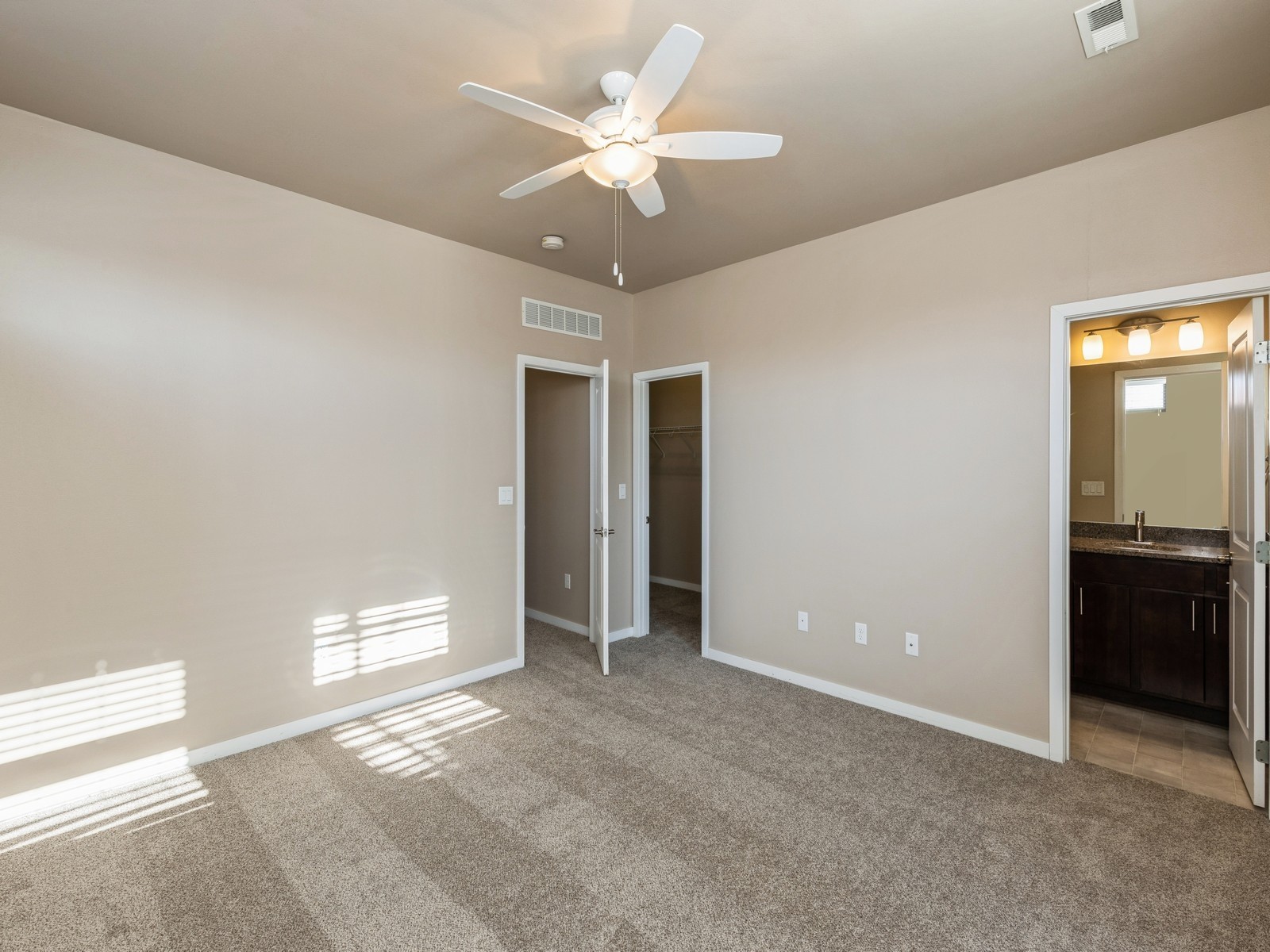 319 SW 7th Street 107