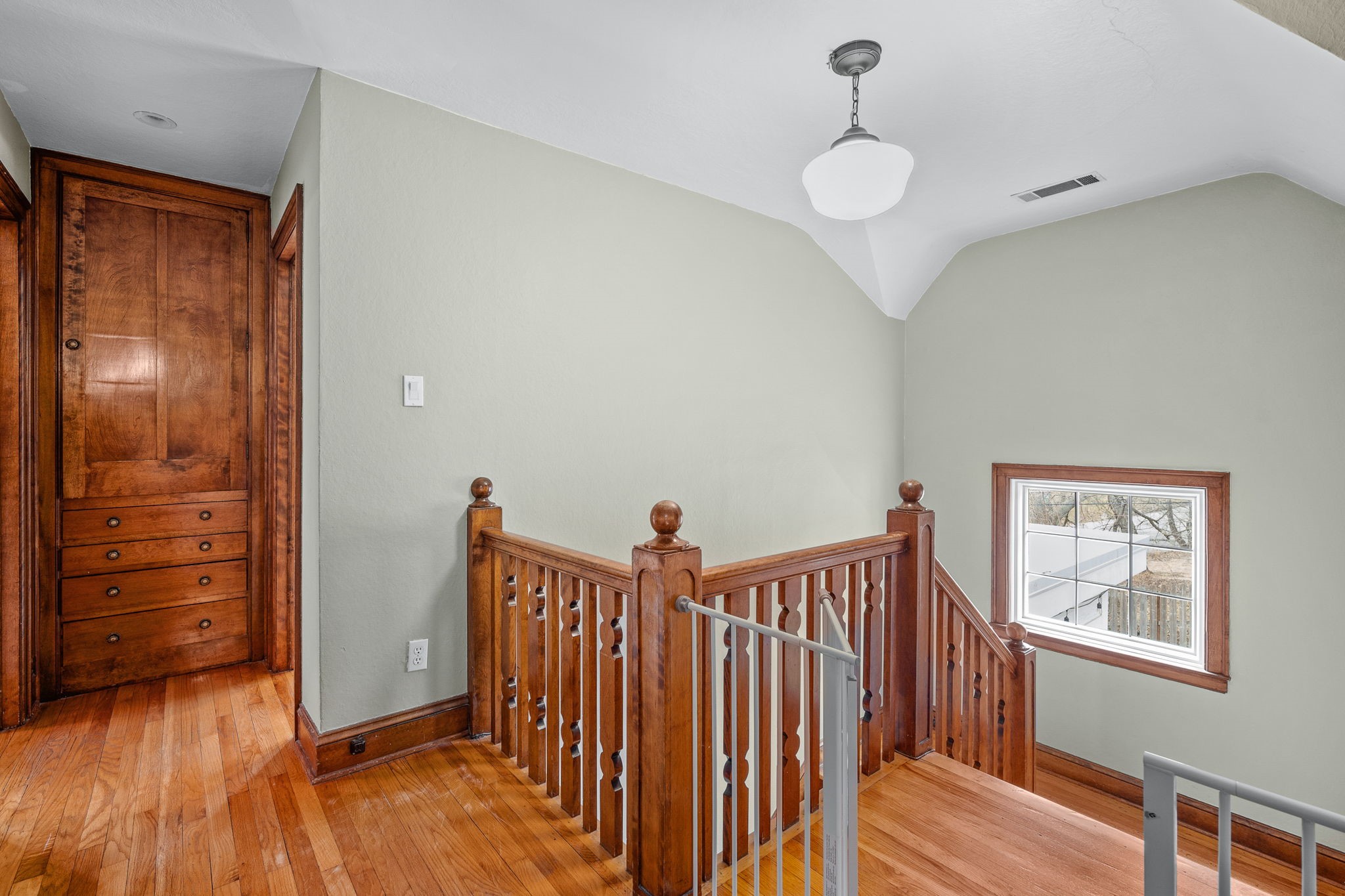 3833 Woods Drive