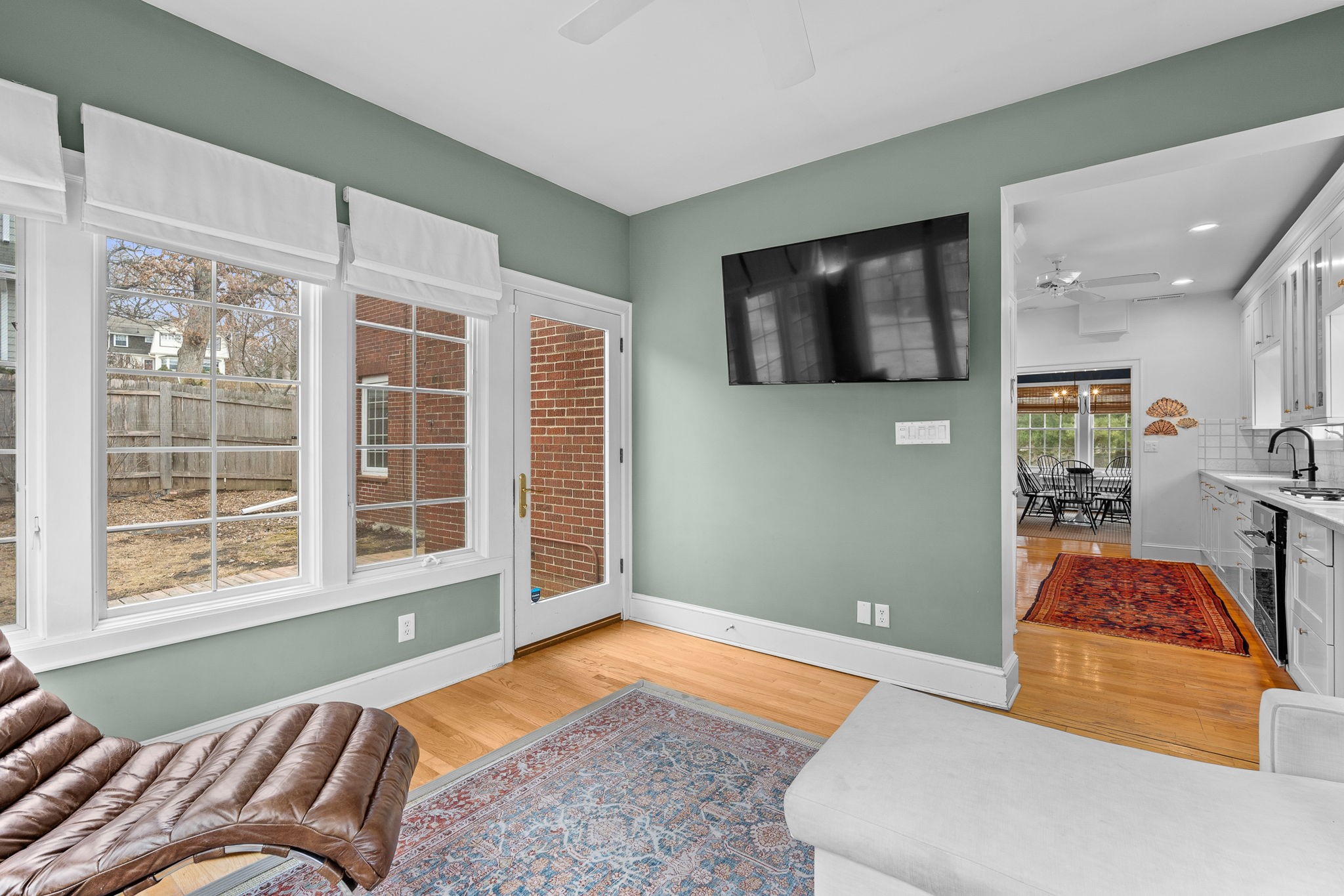 3833 Woods Drive