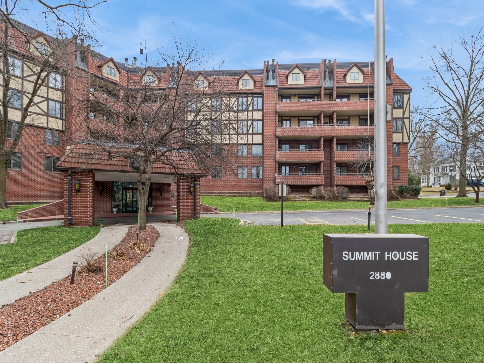 2880 Grand Avenue 107