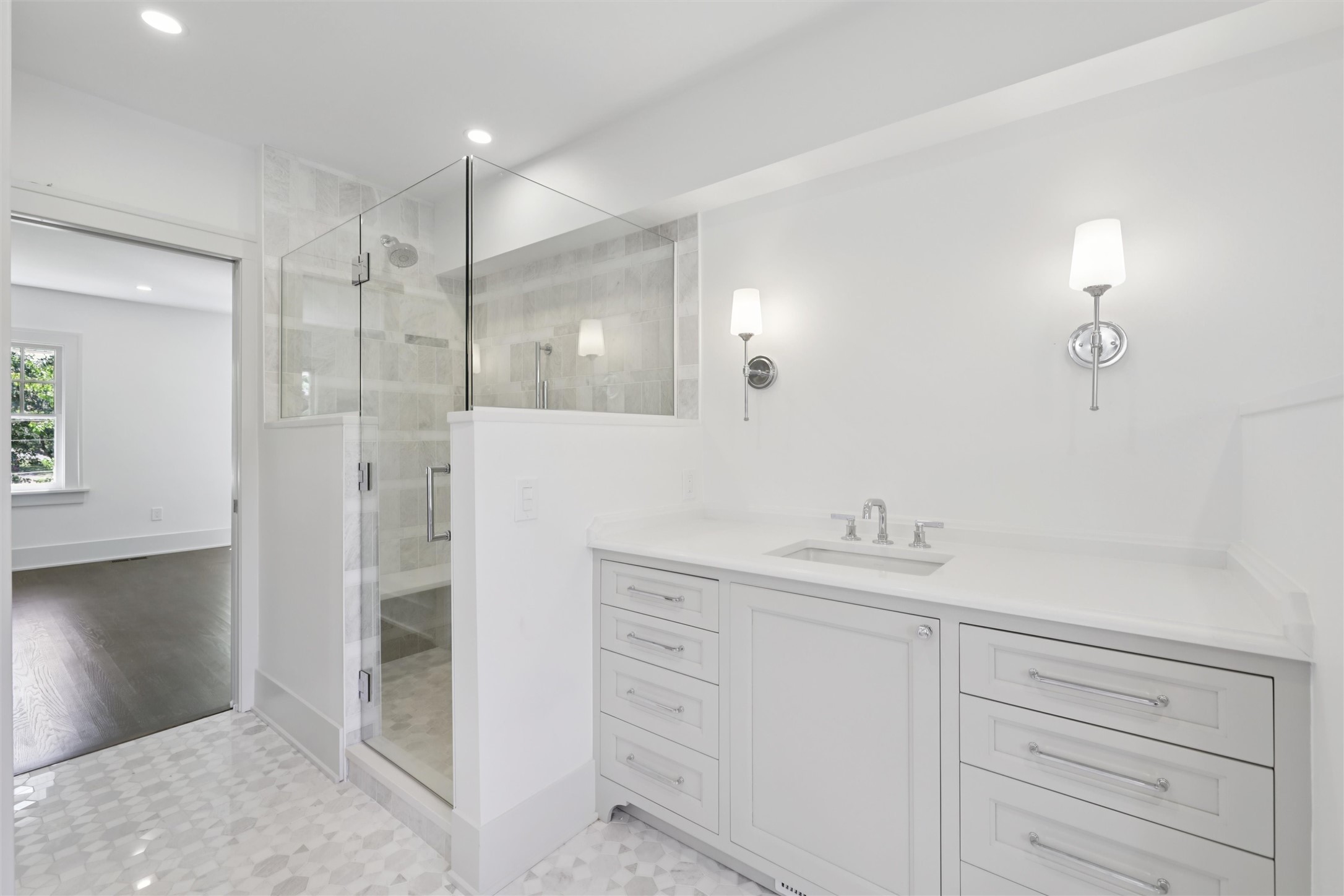 5723 Waterbury Circle