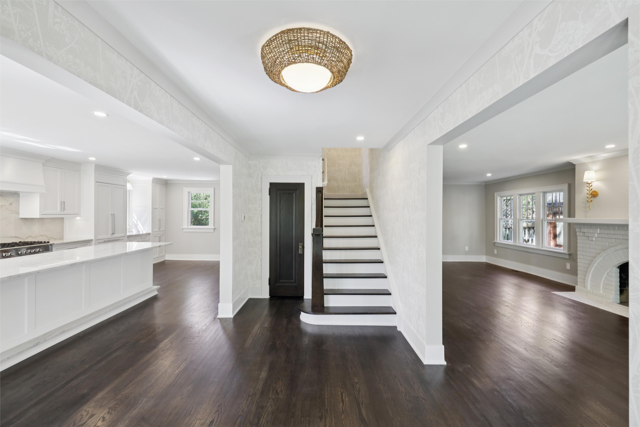 5723 Waterbury Circle