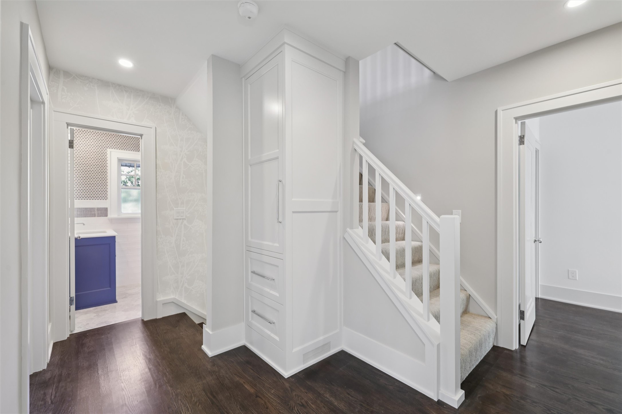 5723 Waterbury Circle