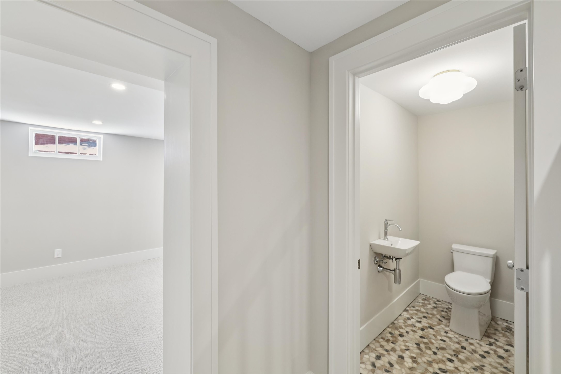 5723 Waterbury Circle