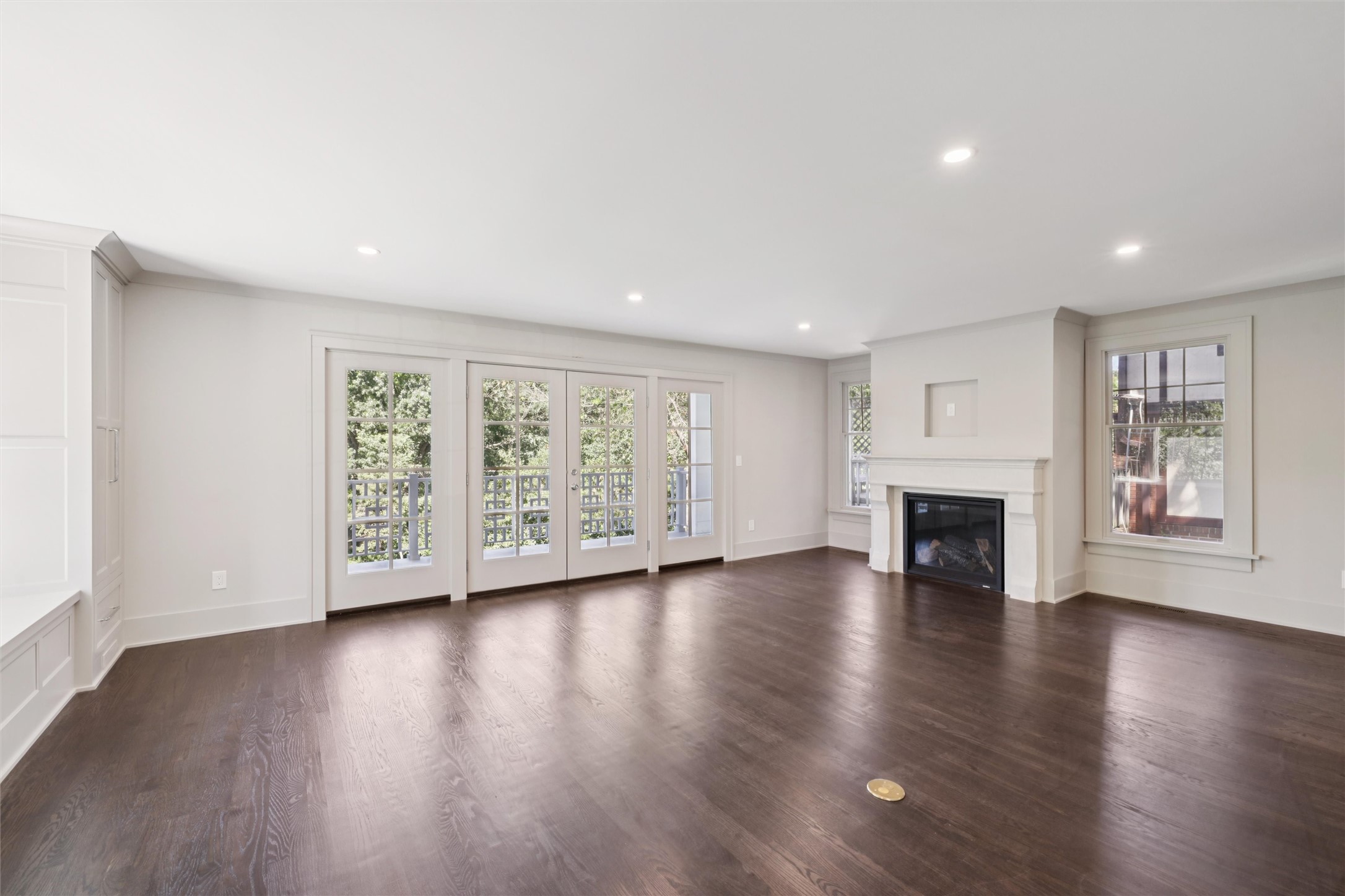 5723 Waterbury Circle