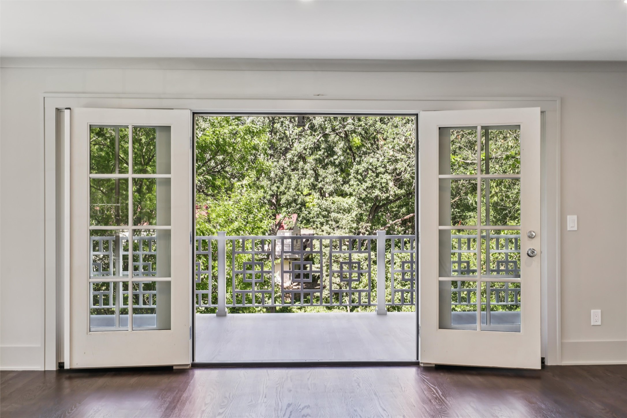 5723 Waterbury Circle