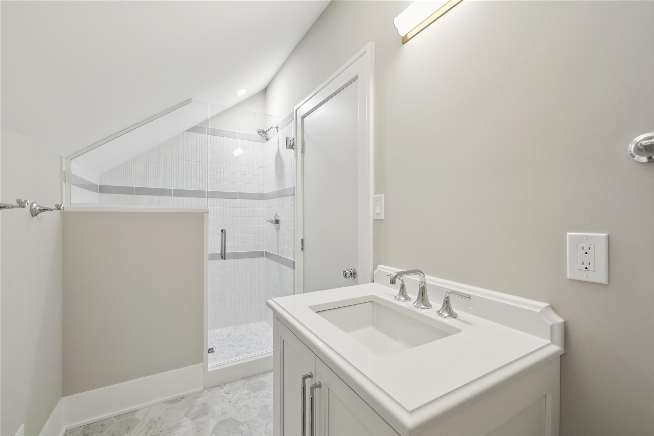 5723 Waterbury Circle