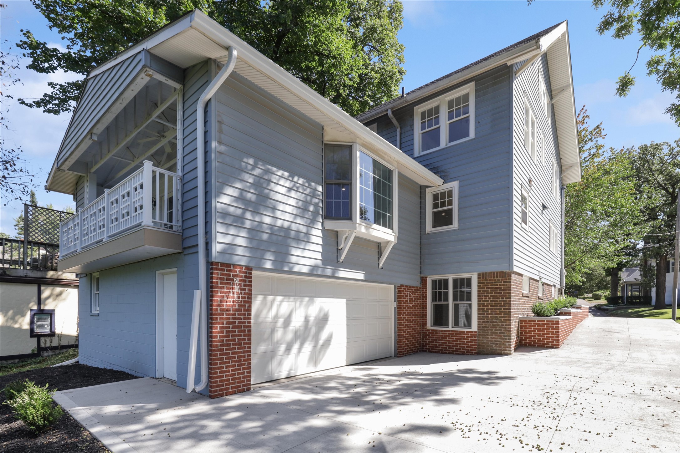 5723 Waterbury Circle