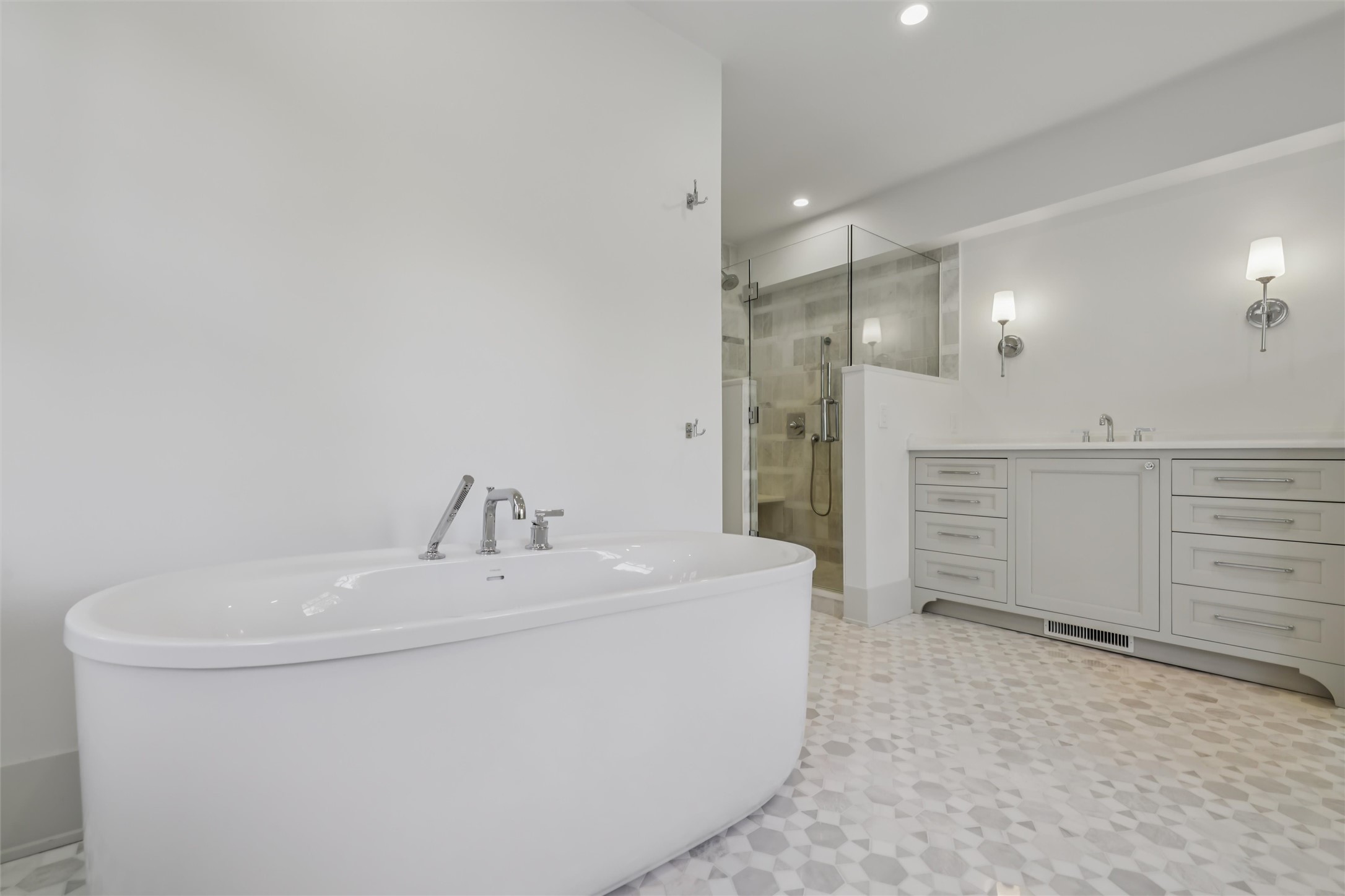 5723 Waterbury Circle